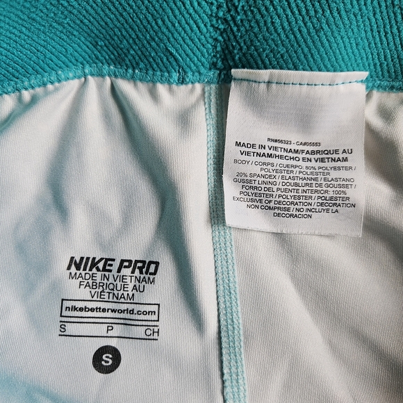 Nike Pro Capri Small - Picture 4 of 4